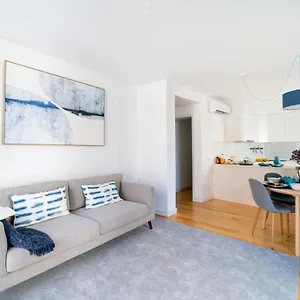 Blue By The River 1 - Elegant Two-bedroom In Santos Lisbon