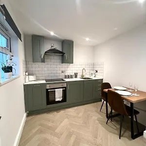 https://apt-cosy-modern.brighton-hotels-england.com