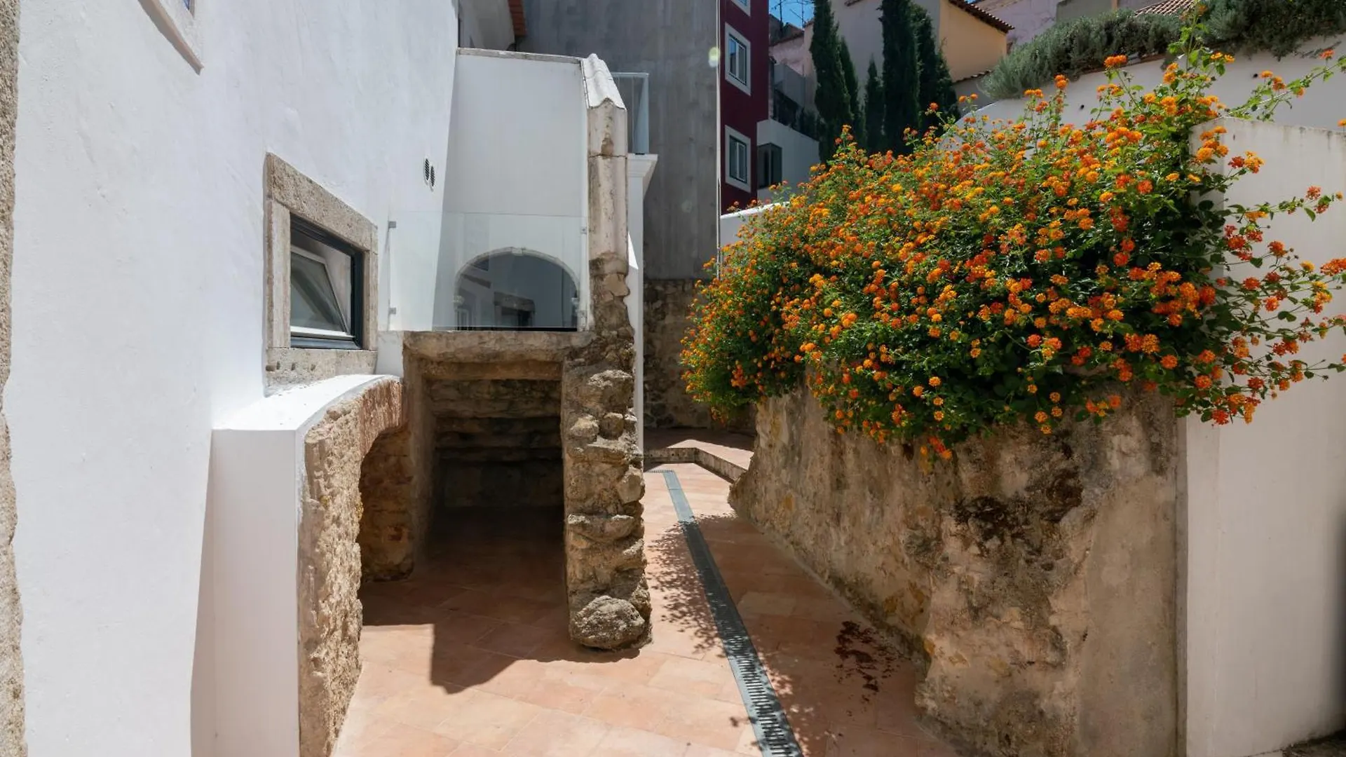 Portas Do Ceu Apartment Lisbon