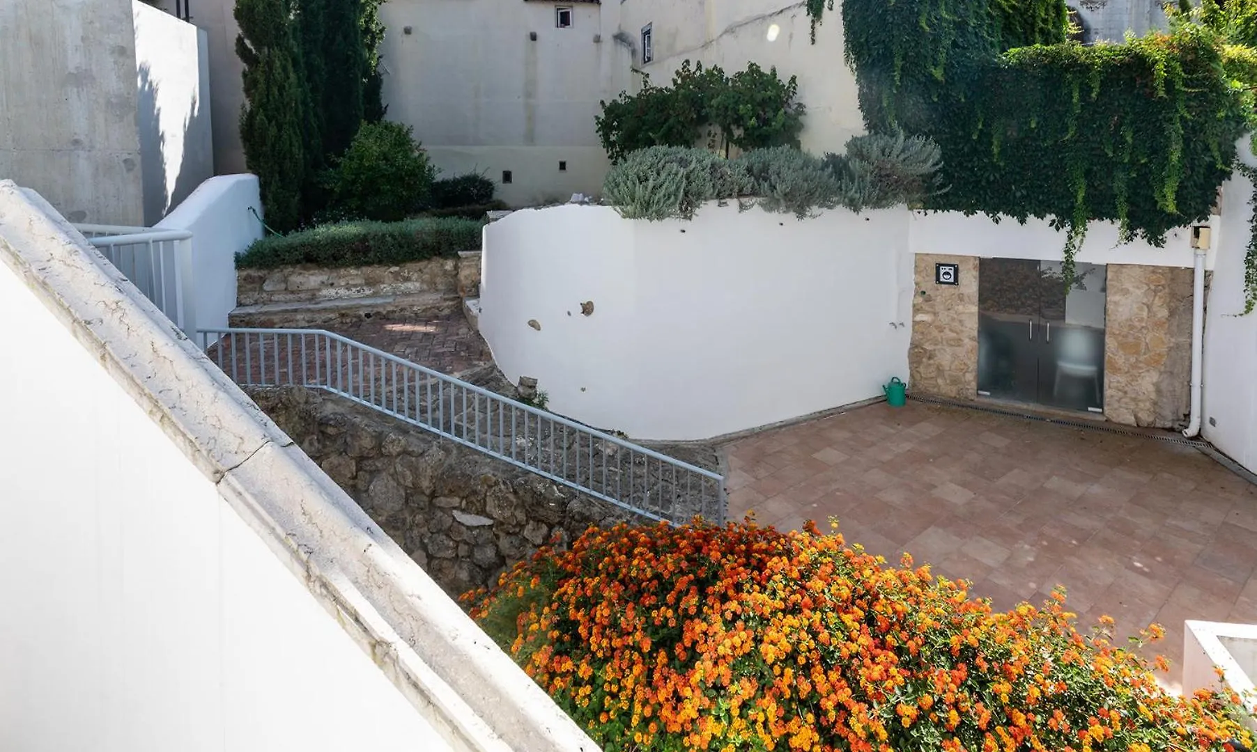 Portas Do Ceu Apartment Lisbon